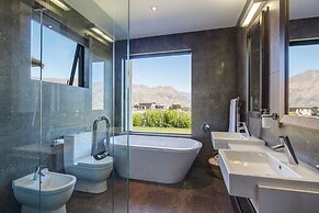 Infinity - Lake & Mountain Views - Sleeps 8