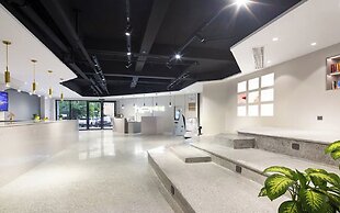 Starchain Heehee Hotel - Sanya Bay Walking Street Store