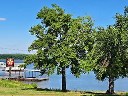 Lake Hudson Inn