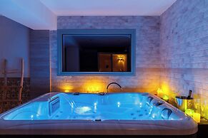 Meydani Suites
