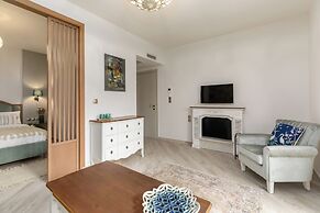Meydani Suites
