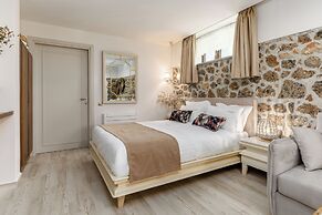 Meydani Suites
