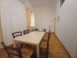 Cavour 46 First in Firenze
