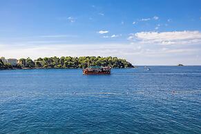 Natasha's Beachfront