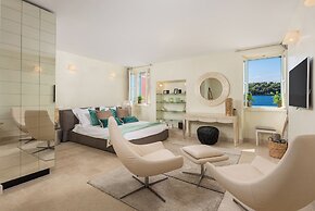 Natasha's Beachfront