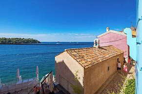 Natasha's Beachfront