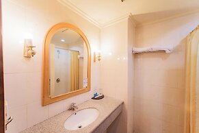 ADIKA HOTEL BAHTERA