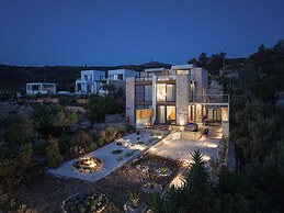 Terra Petra Villa - The Seafront Retreat