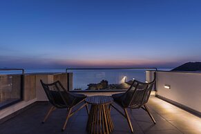 Terra Petra Villa - The Seafront Retreat