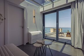 Terra Petra Villa - The Seafront Retreat