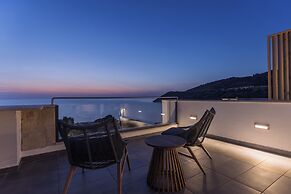 Terra Petra Villa - The Seafront Retreat