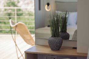 Terra Petra Villa - The Seafront Retreat