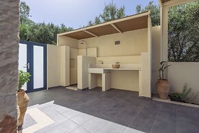 Terra Petra Villa - The Seafront Retreat