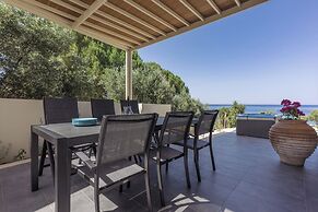 Terra Petra Villa - The Seafront Retreat