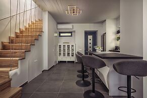 Terra Petra Villa - The Seafront Retreat