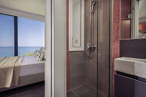 Terra Petra Villa - The Seafront Retreat