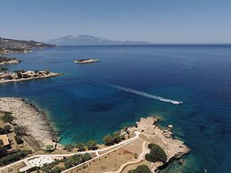 Terra Petra Villa - The Seafront Retreat