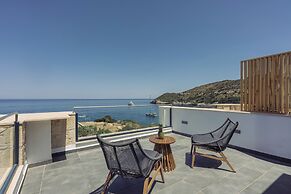 Terra Petra Villa - The Seafront Retreat
