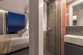 Terra Petra Villa - The Seafront Retreat