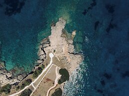 Terra Petra Villa - The Seafront Retreat