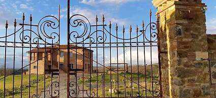 Cordella in Valdorcia Truffle & Olive Oil Resort - Podere Borgasso