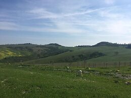 Cordella in Valdorcia Truffle & Olive Oil Resort - Podere Borgasso