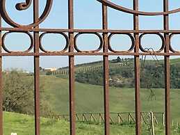 Cordella in Valdorcia Truffle & Olive Oil Resort - Podere Borgasso