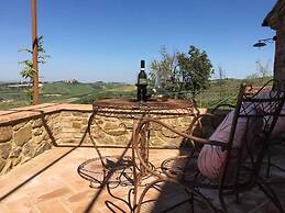 Cordella in Valdorcia Truffle & Olive Oil Resort - Podere Borgasso