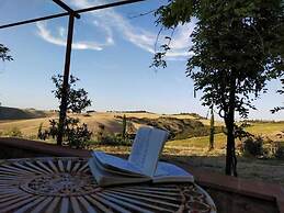 Cordella in Valdorcia Truffle & Olive Oil Resort - Podere Borgasso