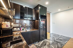 Lumiere Riverside Condo and Suite KHC