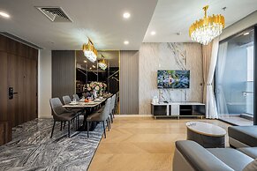 Lumiere Riverside Condo and Suite KHC