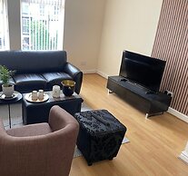 Stylish 1-bed Apt - Sleeps 4 - Parking - Wifi