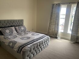 Stylish 1-bed Apt - Sleeps 4 - Parking - Wifi