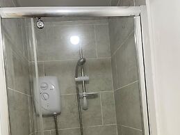 Stylish 1-bed Apt - Sleeps 4 - Parking - Wifi