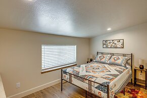 5 Mi to Devil Creek Reservoir: Idaho Farmhouse!