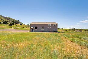 5 Mi to Devil Creek Reservoir: Idaho Farmhouse!