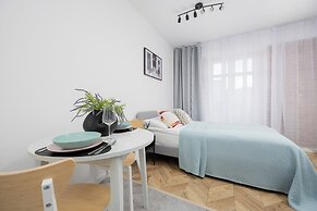 A Unique Studio for 4 by Renters