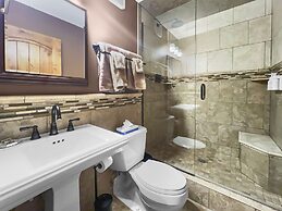 Be310 Bridge End Pet Friendly 2 Bedroom Condo by RedAwning