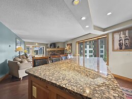 Be310 Bridge End Pet Friendly 2 Bedroom Condo by RedAwning