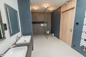 BJ81 Suite Hotel
