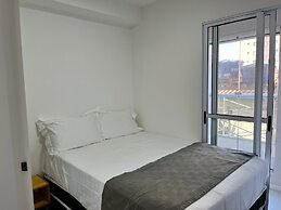 Piscina academia metro  Brazilian Corner