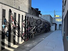 Piscina academia metro  Brazilian Corner