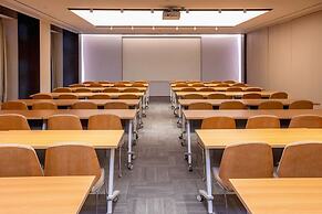 All-season Hotel Convention Center Hotel