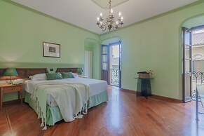 Daisy Home in Varenna