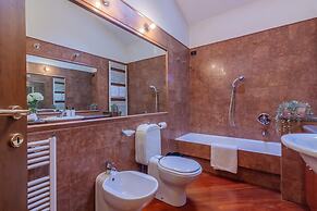 Daisy Home in Varenna