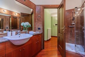 Daisy Home in Varenna