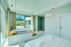 Pluto-1 PLANET LUXURY VILLAS