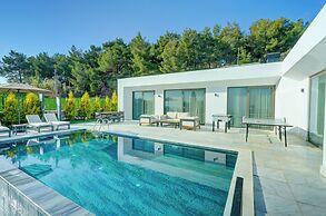 Pluto-1 PLANET LUXURY VILLAS