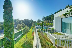 Pluto-1 PLANET LUXURY VILLAS