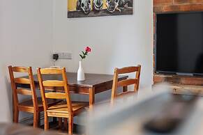 Ideal for a Longer Stay or Contractor, Sleeps 1-4